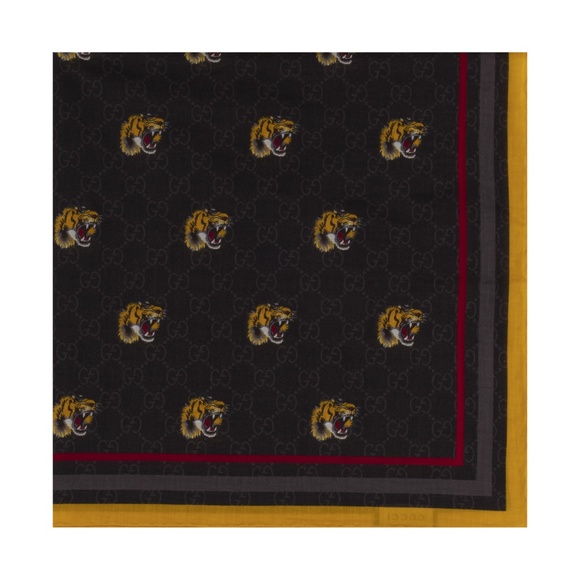 Gucci GG Supreme Monogram Tiger Scarf - Picture 2 of 3